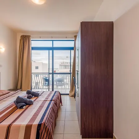 Seashells Apartments With Terrace, Just Off The Seafront In Bugibba - By Getawaysmalta St. Paul's Bay Exterior photo