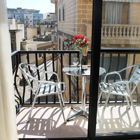 Seashells Apartments With Terrace, Just Off The Seafront In Bugibba - By Getawaysmalta St. Paul's Bay Room photo