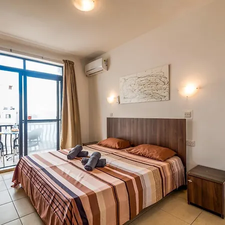 Seashells Apartments With Terrace, Just Off The Seafront In Bugibba - By Getawaysmalta St. Paul's Bay Exterior photo
