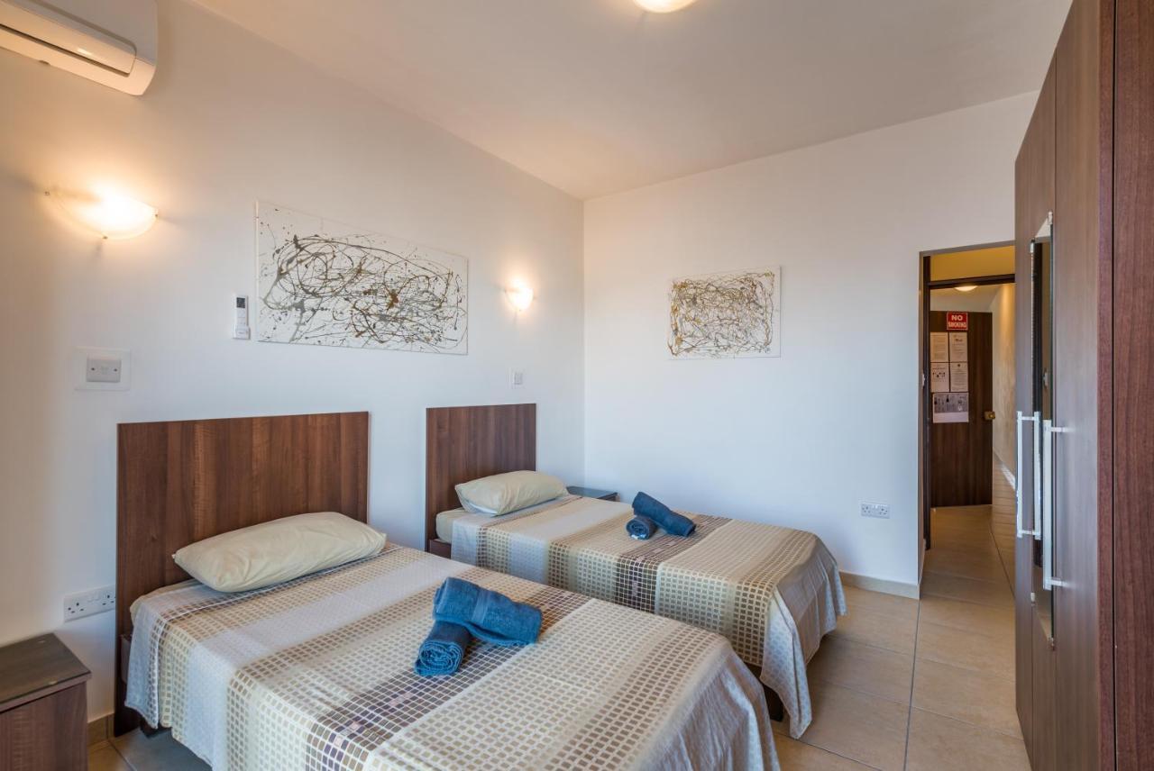 Seashells With Terrace, Just Off The Seafront In Bugibba - By Getawaysmalta *