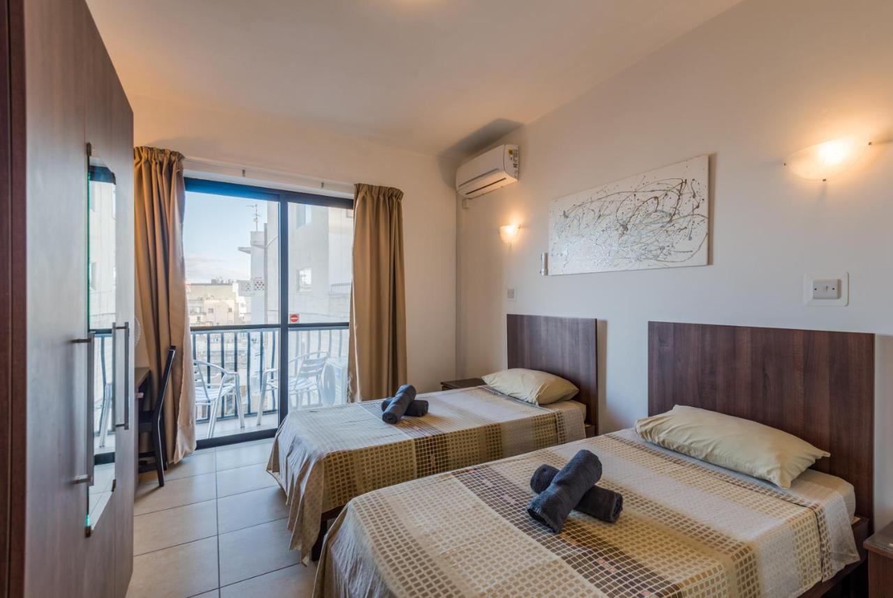 Seashells With Terrace, Just Off The Seafront In Bugibba - By Getawaysmalta *