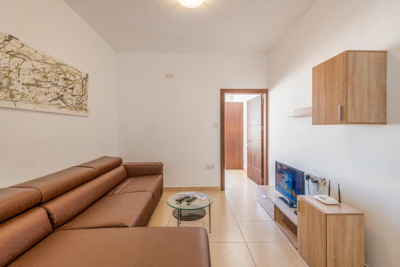 Apartment Seashells With Terrace, Just Off The Seafront In Bugibba - By Getawaysmalta St. Paul's Bay
