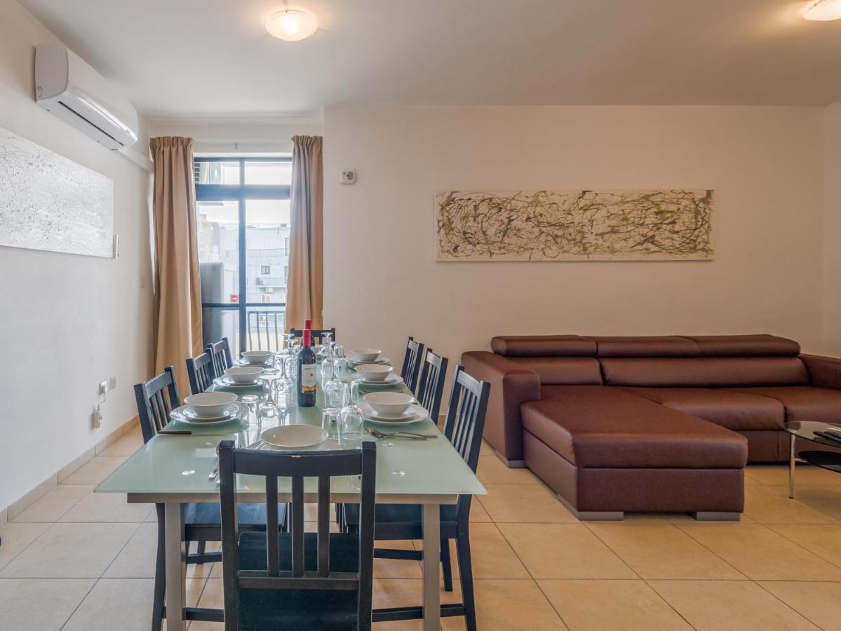 Seashells With Terrace, Just Off The Seafront In Bugibba - By Getawaysmalta Apartment *