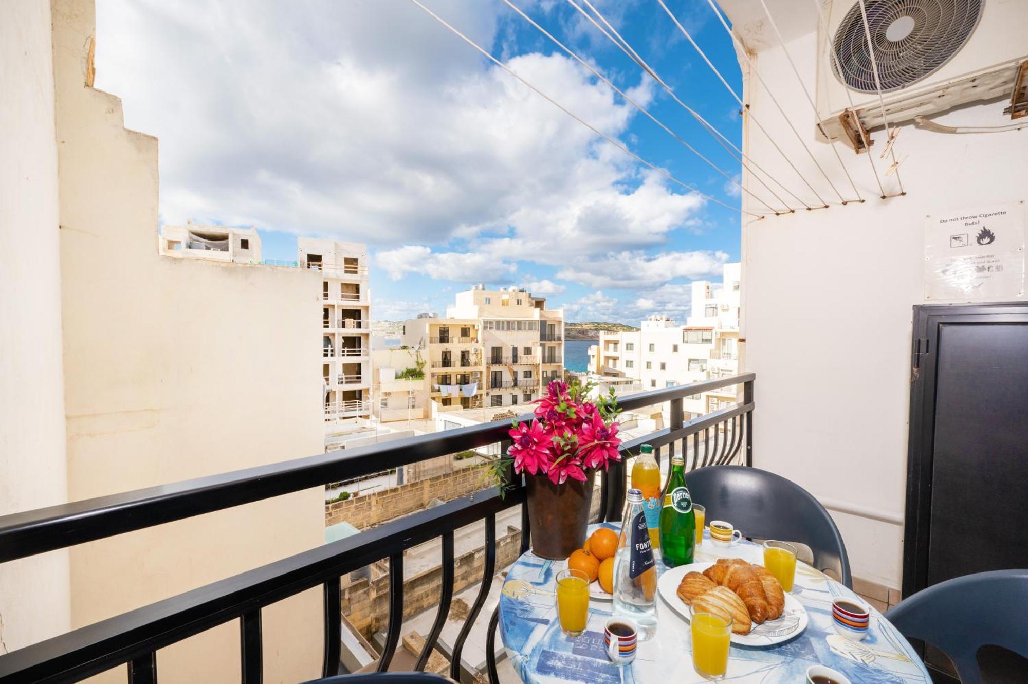 Seashells With Terrace, Just Off The Seafront In Bugibba - By Getawaysmalta Apartment St. Paul's Bay