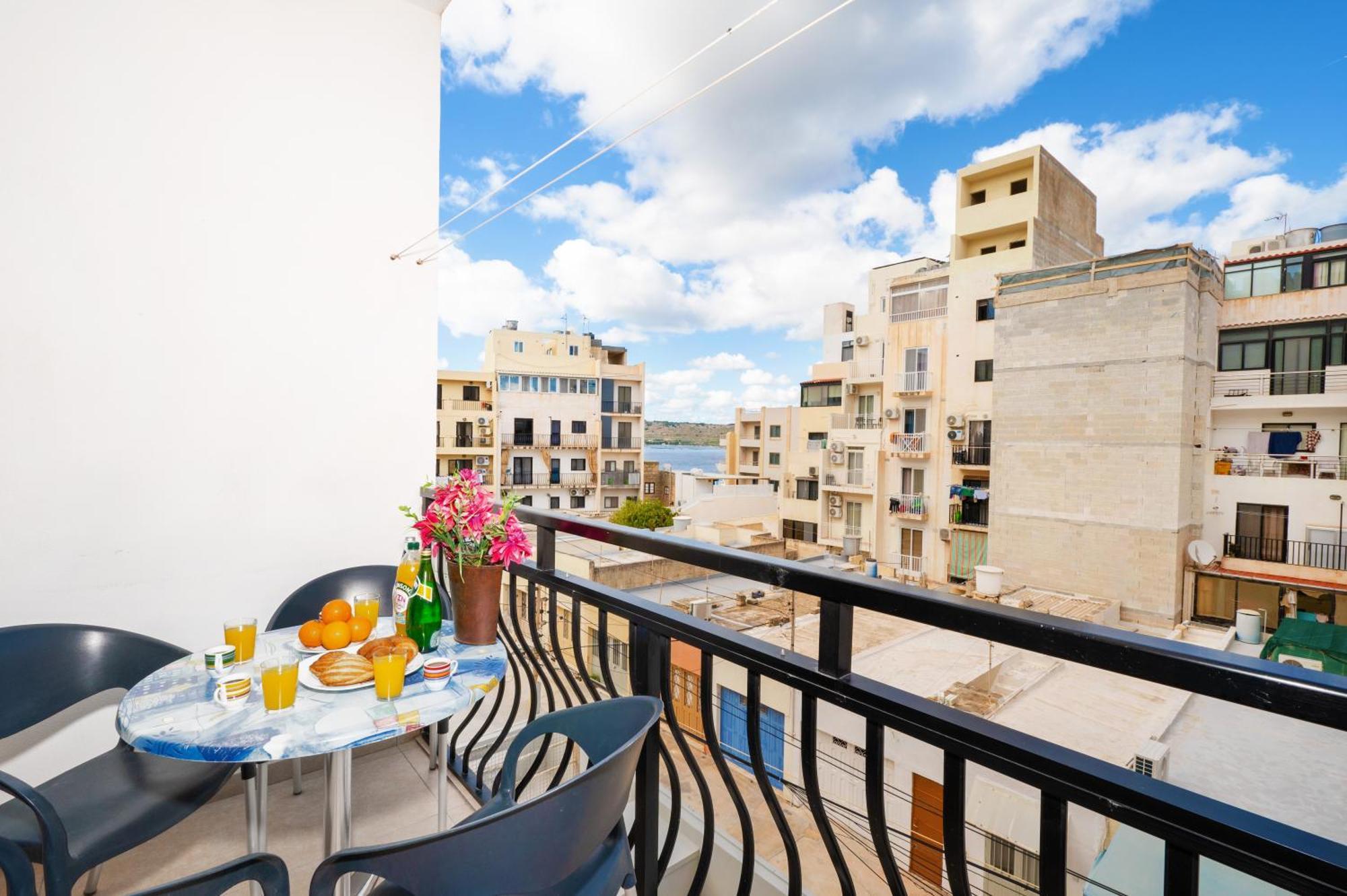 Seashells With Terrace, Just Off The Seafront In Bugibba - By Getawaysmalta *
