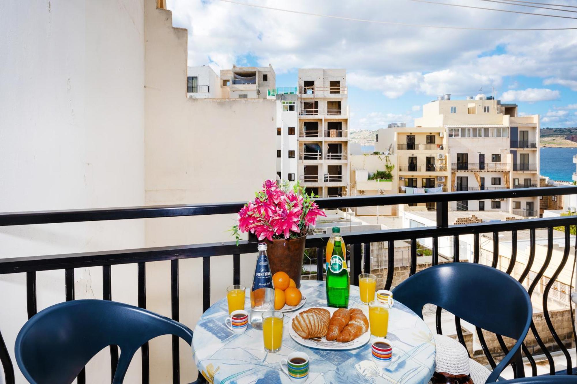 Seashells With Terrace, Just Off The Seafront In Bugibba - By Getawaysmalta * St. Paul's Bay