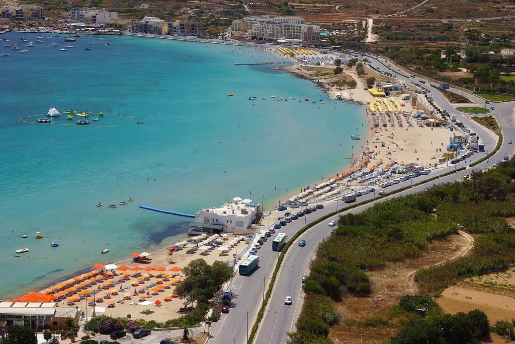 Apartment Seashells With Terrace, Just Off The Seafront In Bugibba - By Getawaysmalta *
