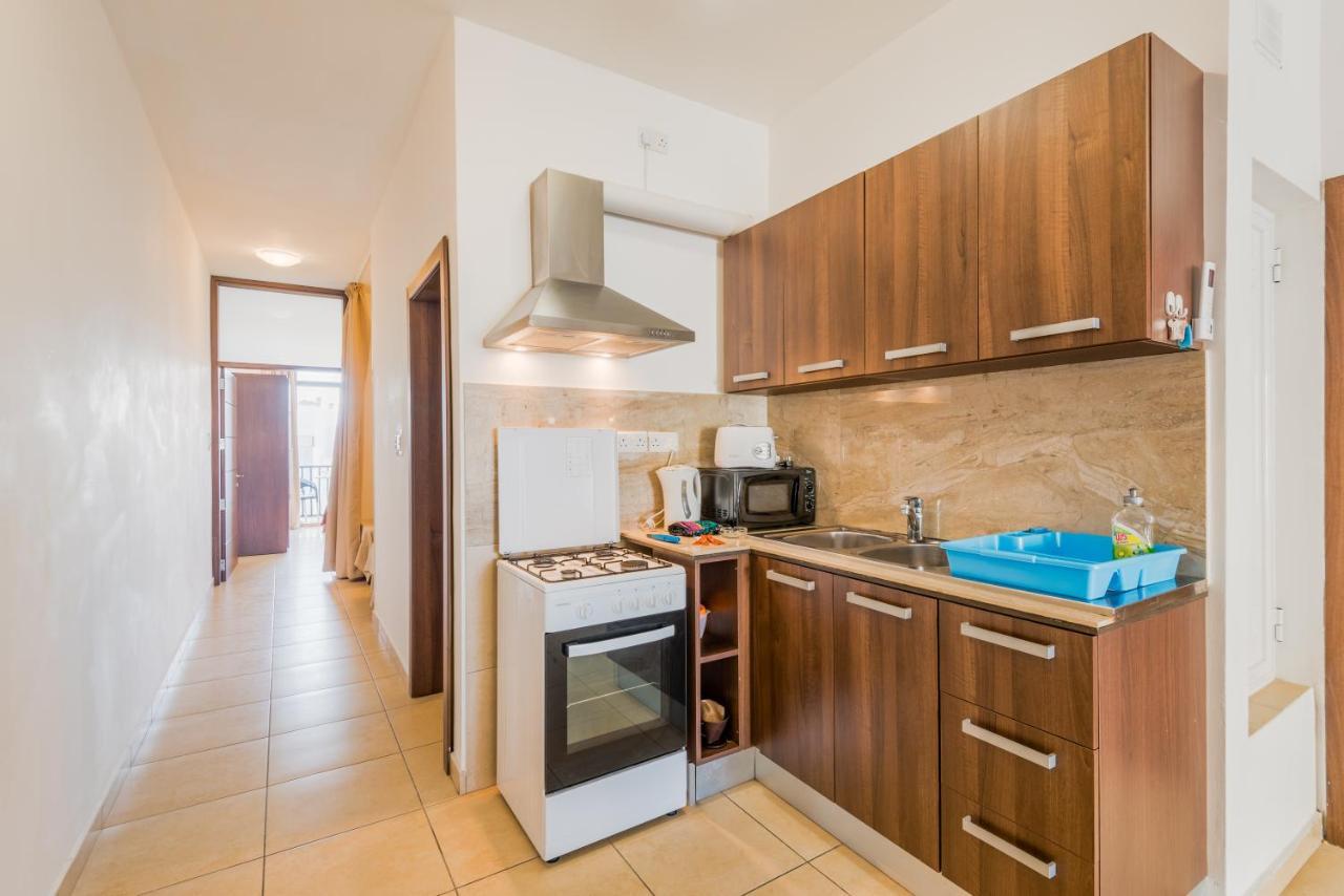 Apartment Seashells With Terrace, Just Off The Seafront In Bugibba - By Getawaysmalta St. Paul's Bay